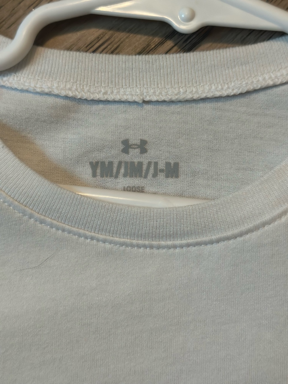 GIRLS ua TEE - Picture 2 of 2